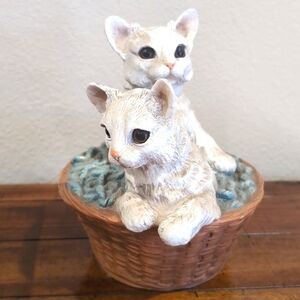 Universal Sanctuary Two Cats / Kittens In Basket Resin Display Figurine Decor